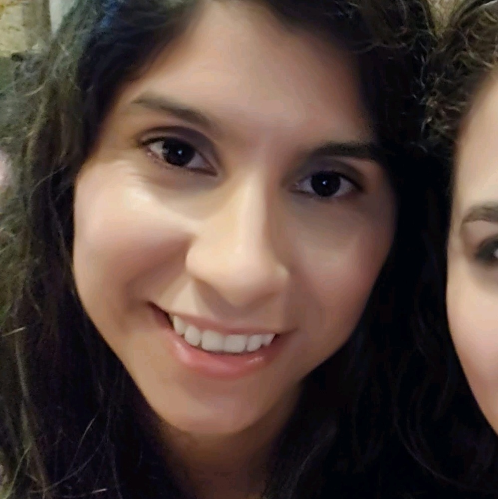 Meet your Posher, Adriana